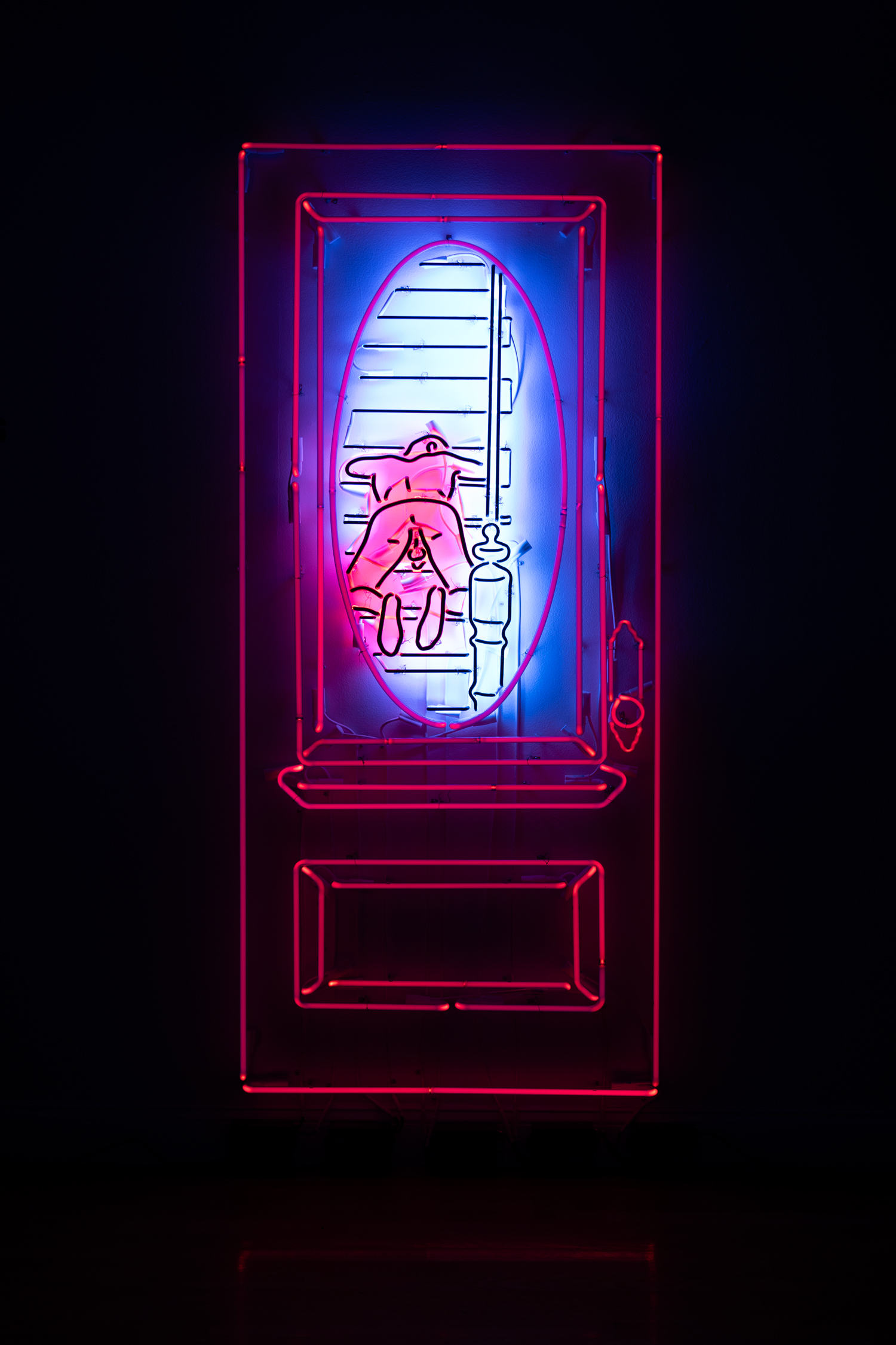 02_DistortionSociety_SamReeder_LadyinWaiting_Install