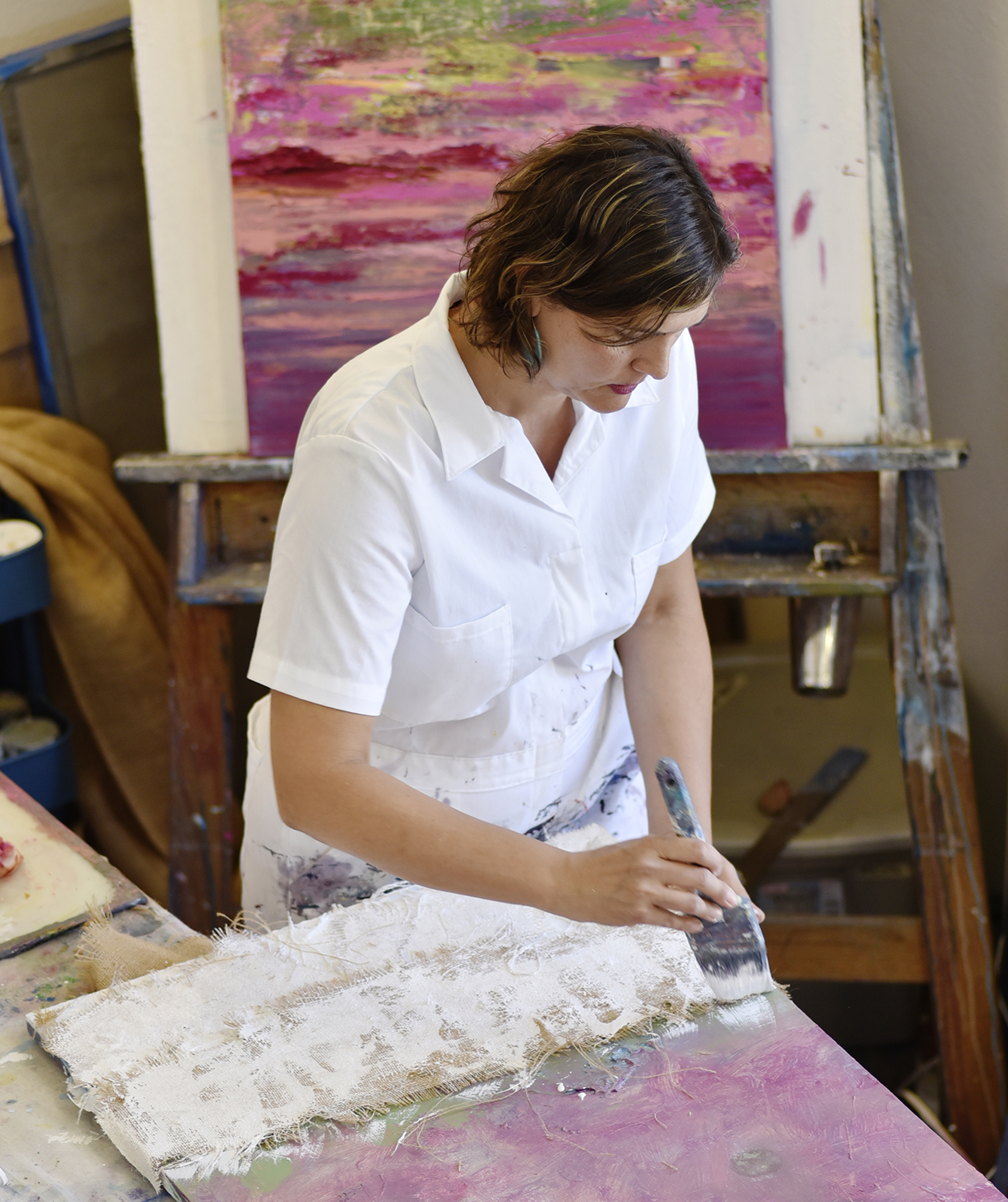 Andrea-Painting-with-burlap.5mb